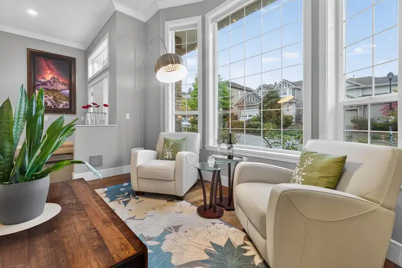 16748 109 AVENUE - photo 2 of 40