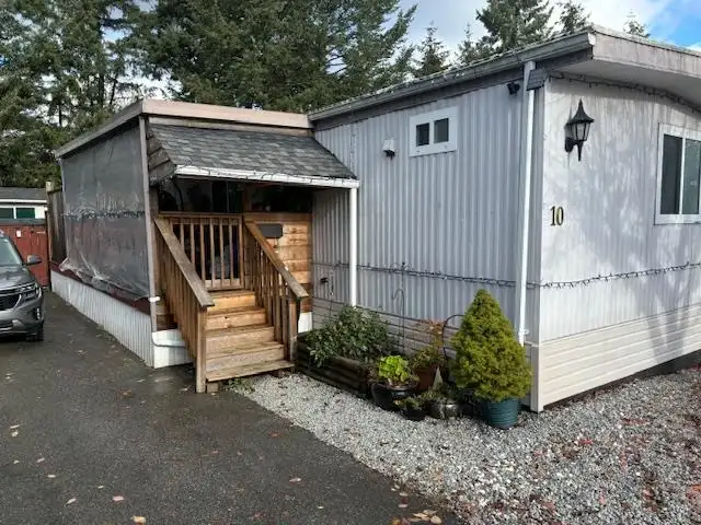 10 13650 80 AVENUE - photo 1 of 30