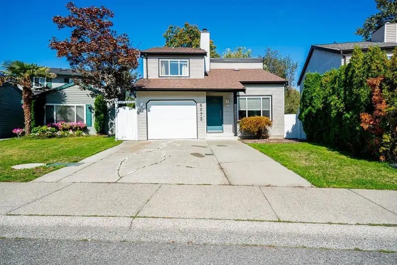 6072 BROOKS CRESCENT - photo 1 of 32