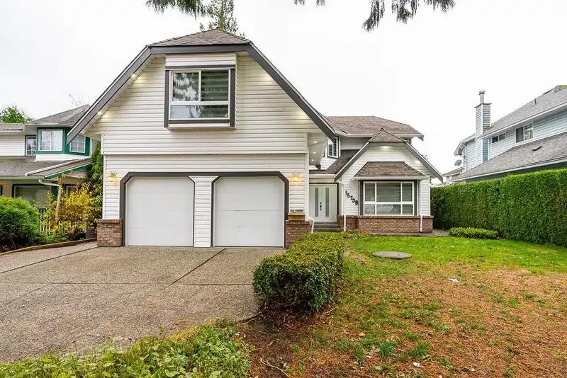 15738 97 AVENUE - photo 2 of 38