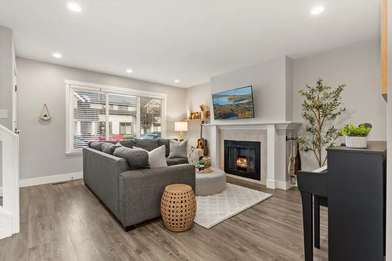 9204 MCBRIDE STREET - photo 2 of 25