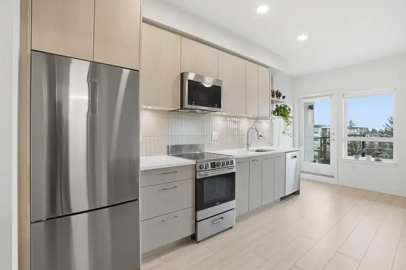 604 10777 138 STREET - photo 2 of 26