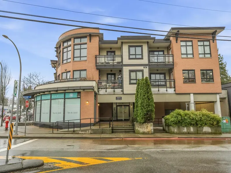 201 2664 KINGSWAY AVENUE - photo 2 of 21