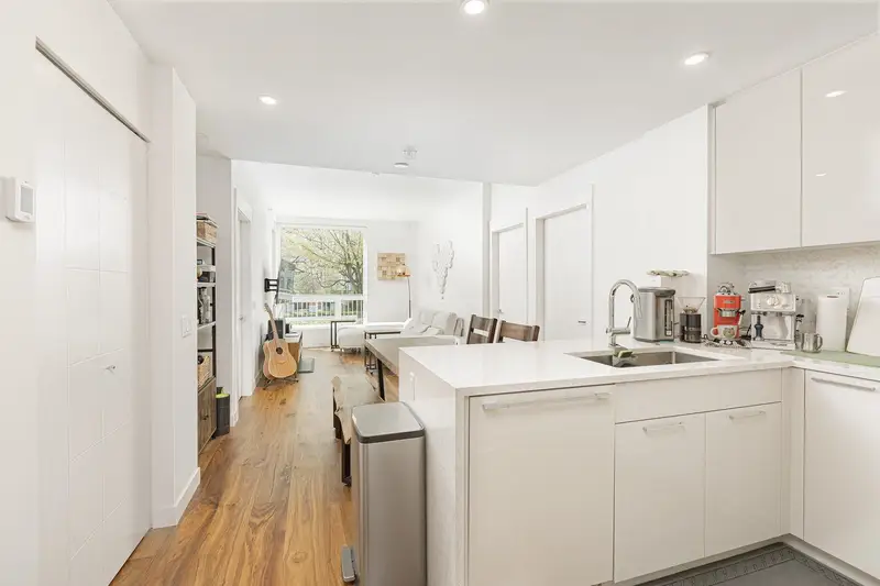 108 5058 CAMBIE STREET - photo 4 of 19