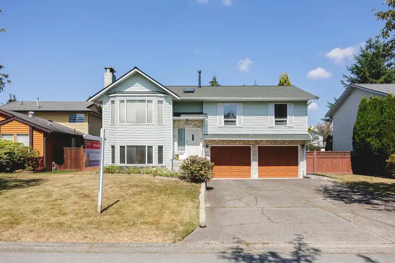 14991 95A AVENUE - photo 1 of 40