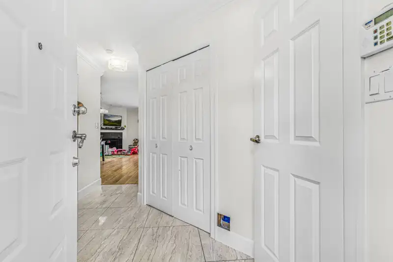 28 7525 140 STREET - photo 4 of 20