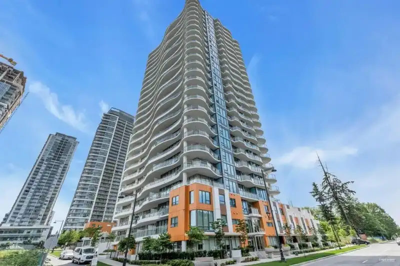 1902 13318 104 AVENUE - photo 1 of 20