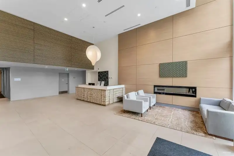 1902 13318 104 AVENUE - photo 3 of 20