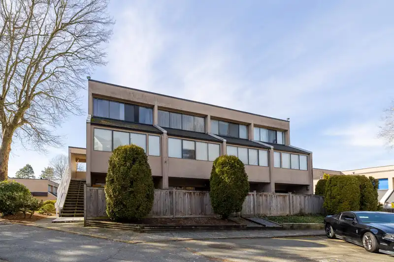 74 17712 60 AVENUE - photo 1 of 23