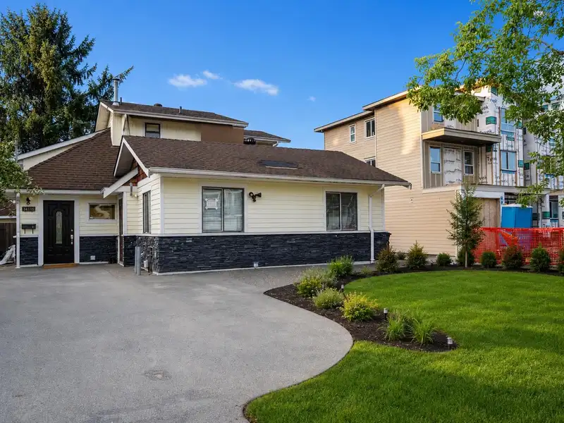 14115 110 AVENUE - photo 3 of 33