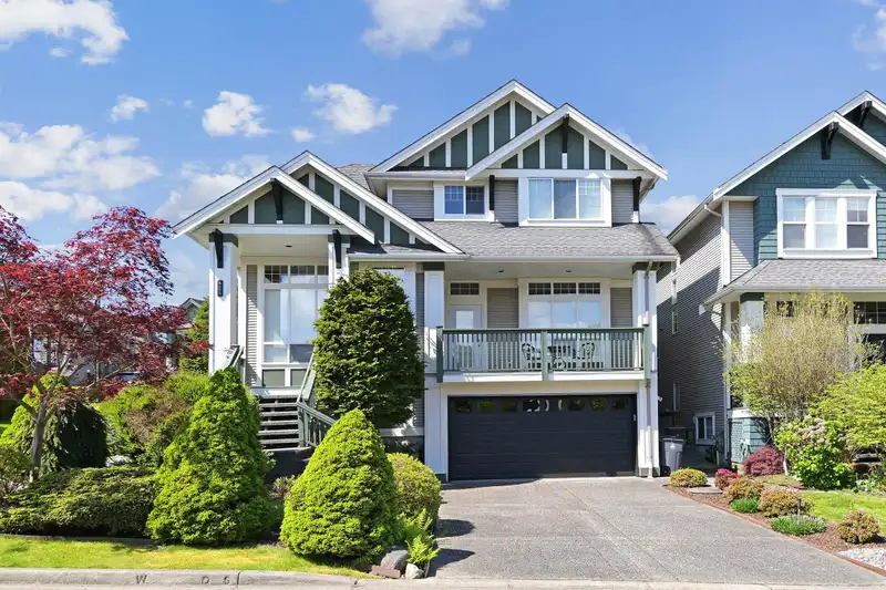 6055 165 STREET - photo 1 of 1