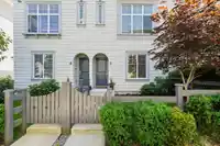 48 8168 136A STREET - thumbnail 2