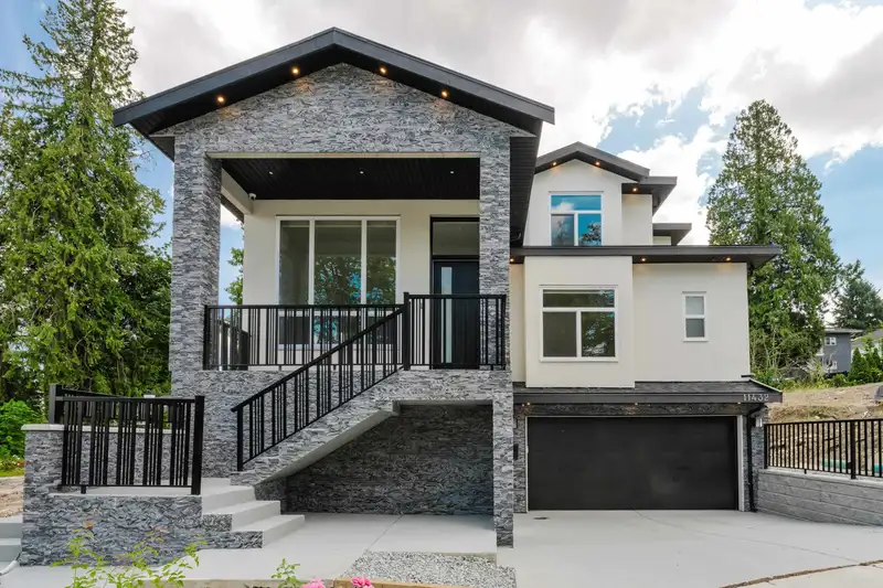 11432 138A STREET - photo 2 of 40