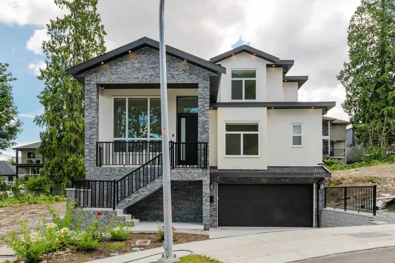 11432 138A STREET - photo 3 of 40