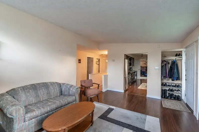 9704 131 STREET - photo 3 of 16