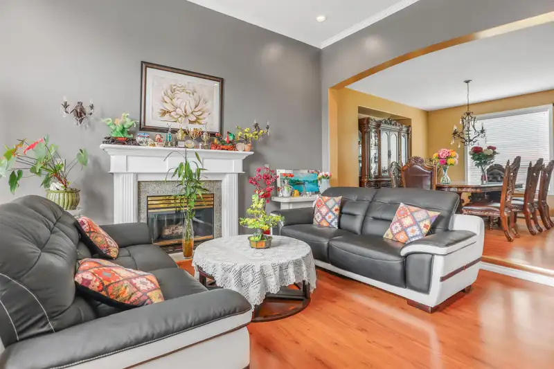 8208 149 STREET - photo 2 of 27
