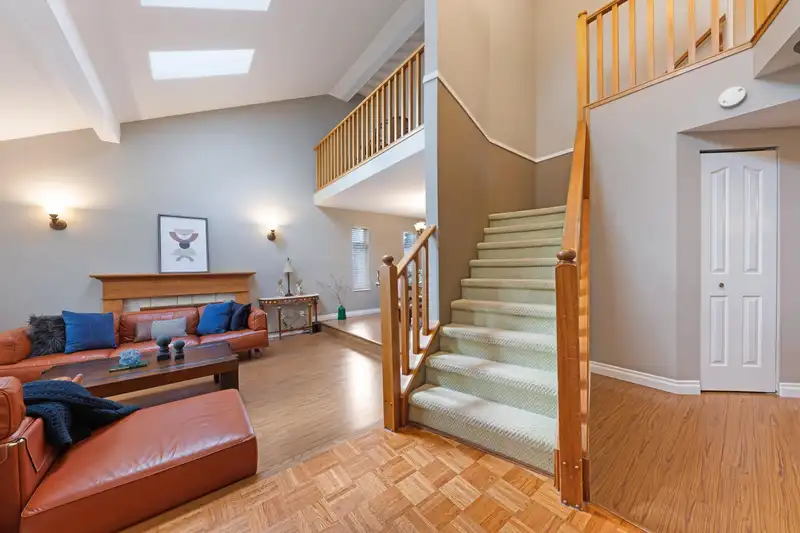 10853 162B STREET - photo 3 of 34