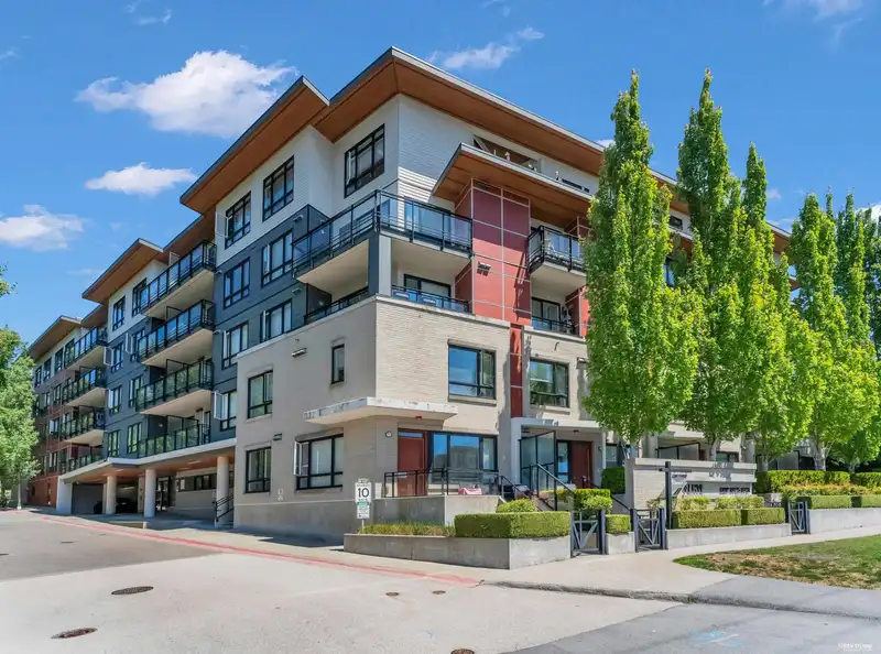 408 13931 FRASER HIGHWAY - photo 1 of 28