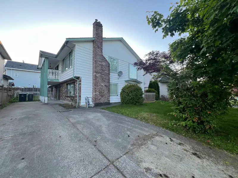 9913 159 STREET - photo 2 of 6