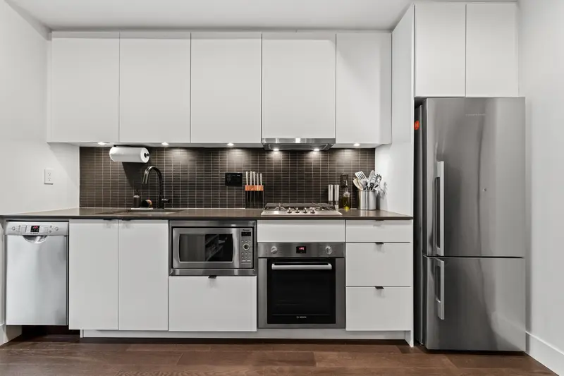 2726 SPRING STREET - photo 4 of 25