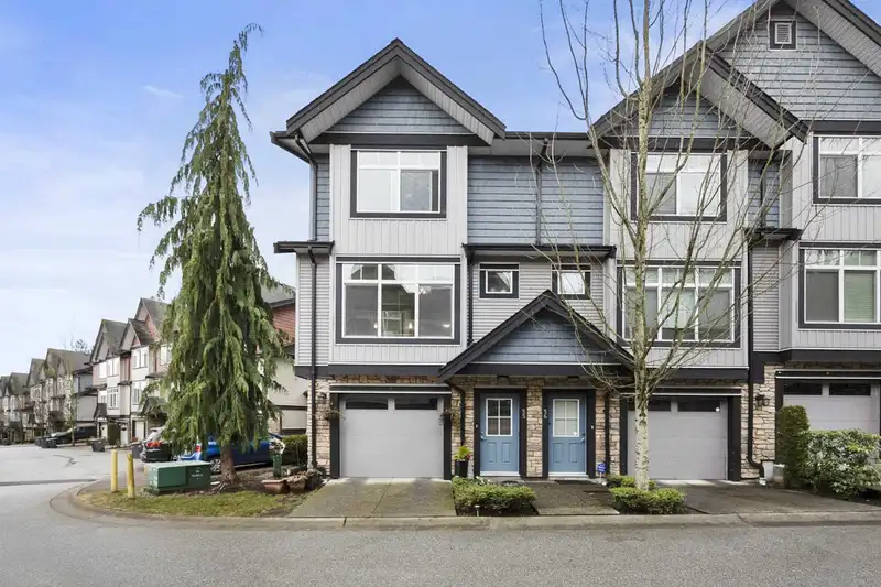 55 6299 144 STREET - photo 1 of 40