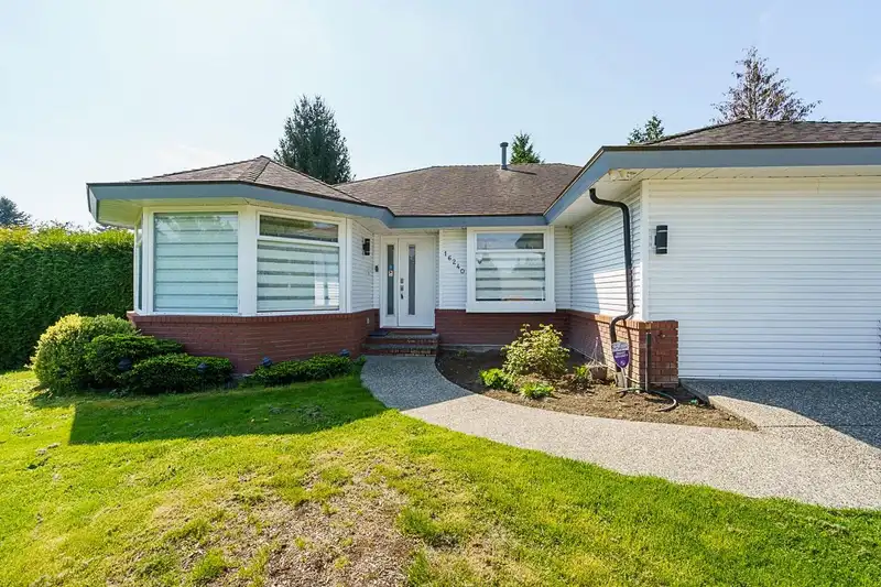 16240 87 AVENUE - photo 4 of 36