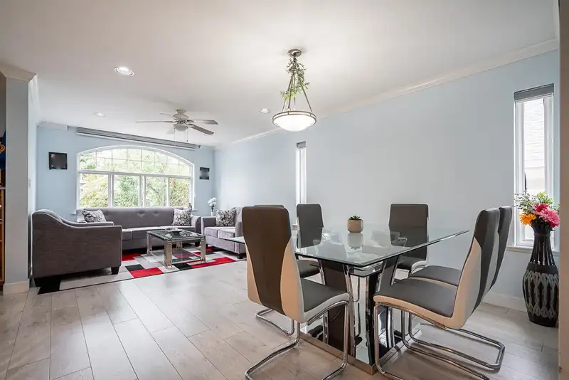 7366 144A STREET - photo 4 of 34