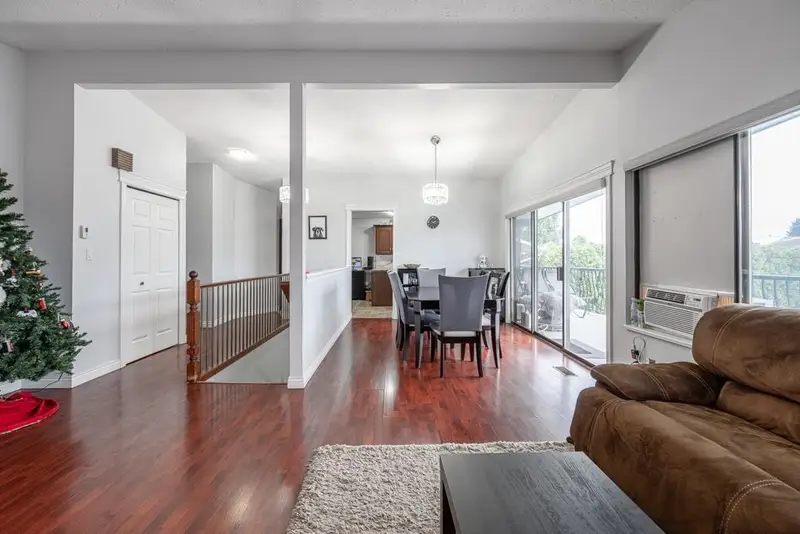 3237 ATWATER CRESCENT - photo 4 of 25