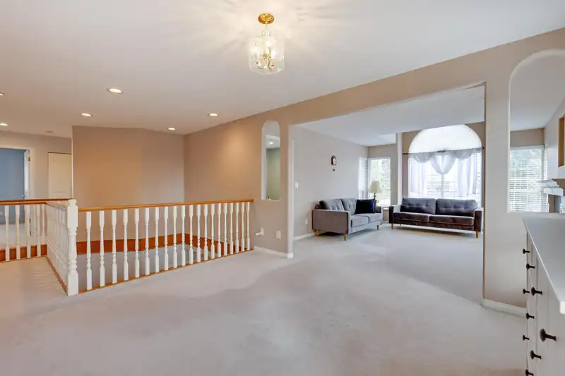 6103 190 STREET - photo 4 of 30