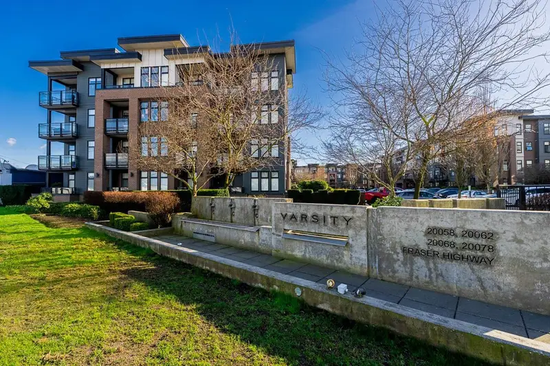 202 20078 FRASER HIGHWAY - photo 2 of 25