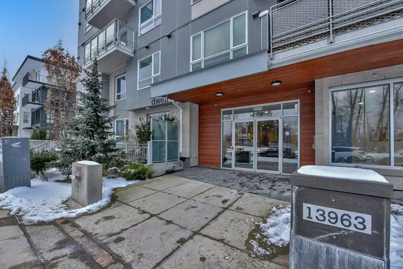 216 13963 105 BOULEVARD - photo 2 of 40
