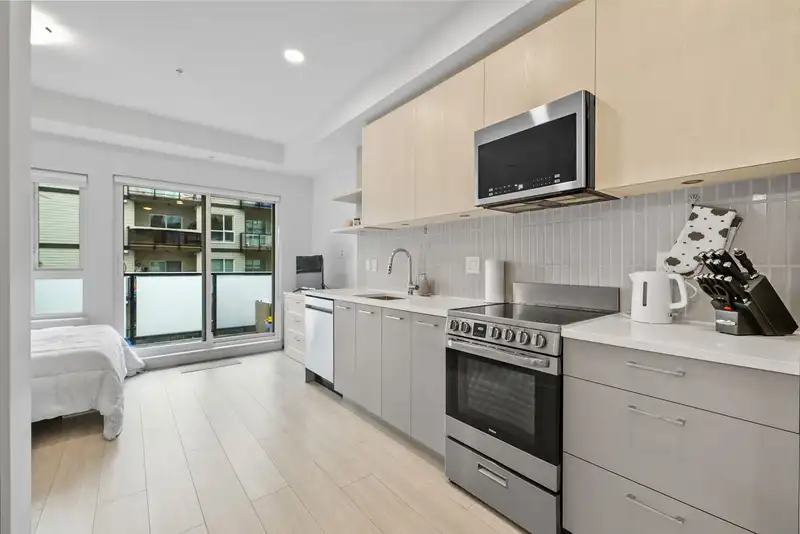 10777 138 STREET - photo 2 of 24