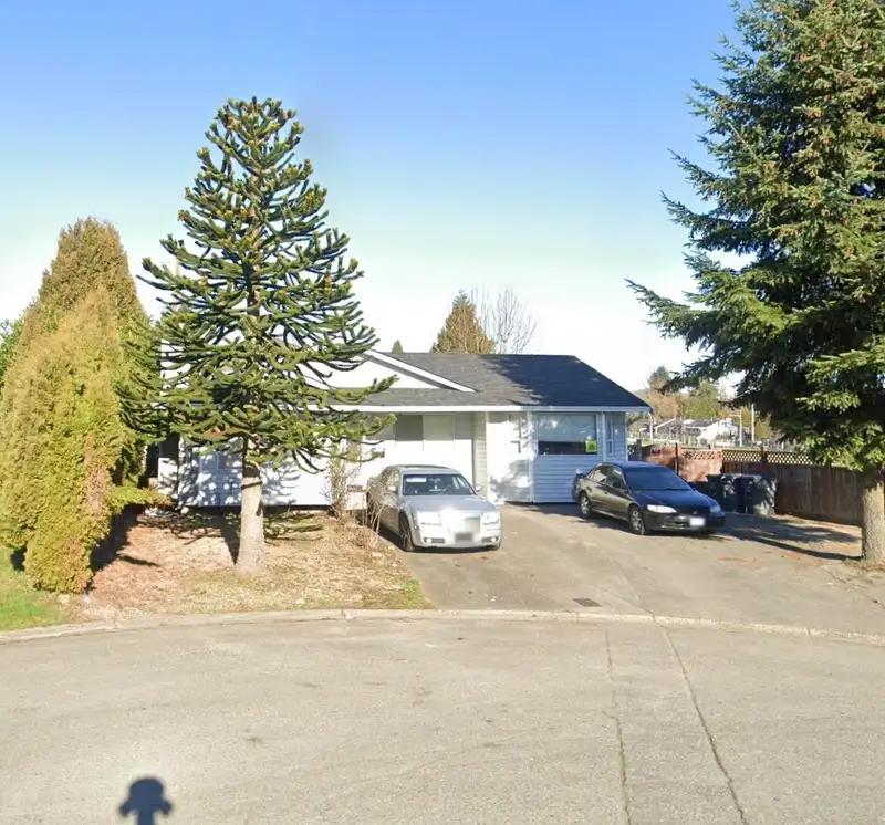 12943 87 AVENUE - photo 1 of 3