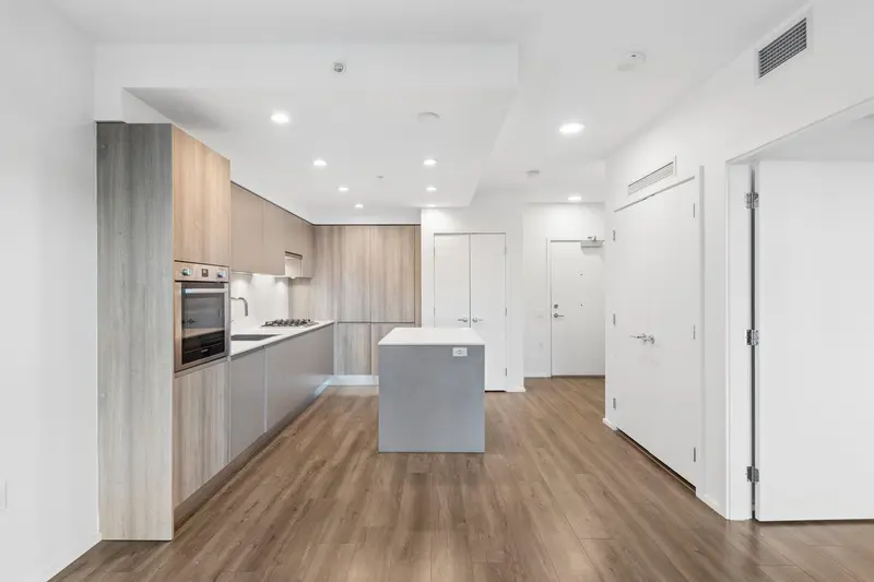 304 3809 EVERGREEN PLACE - photo 4 of 25