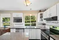 5742 190 STREET - thumbnail 10
