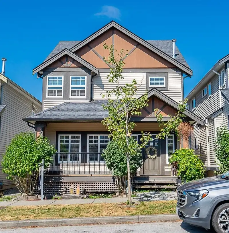 6689 193B STREET - photo 1 of 33