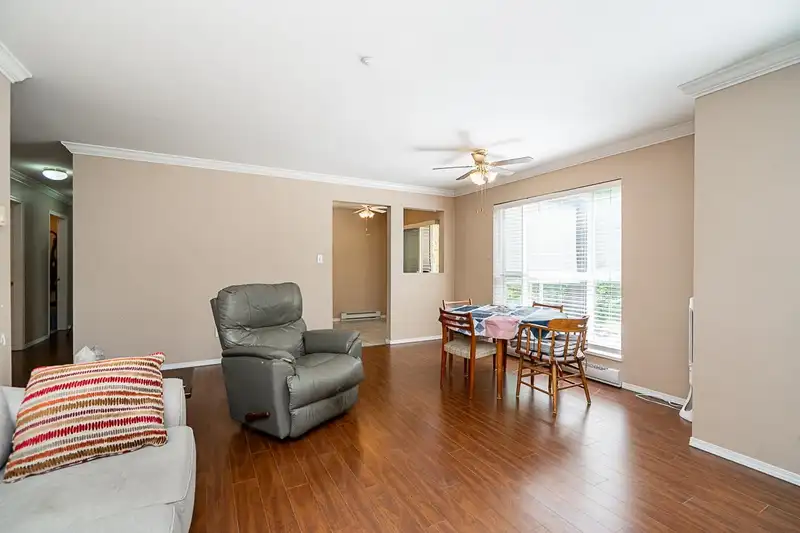 203 15885 84 AVENUE - photo 4 of 38