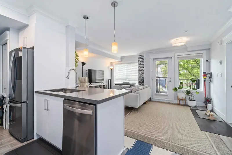 104 2229 ATKINS AVENUE - photo 4 of 24