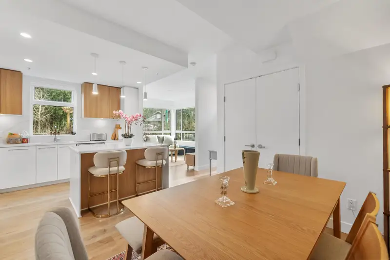 176 2035 GLENAIRE DRIVE - photo 1 of 25