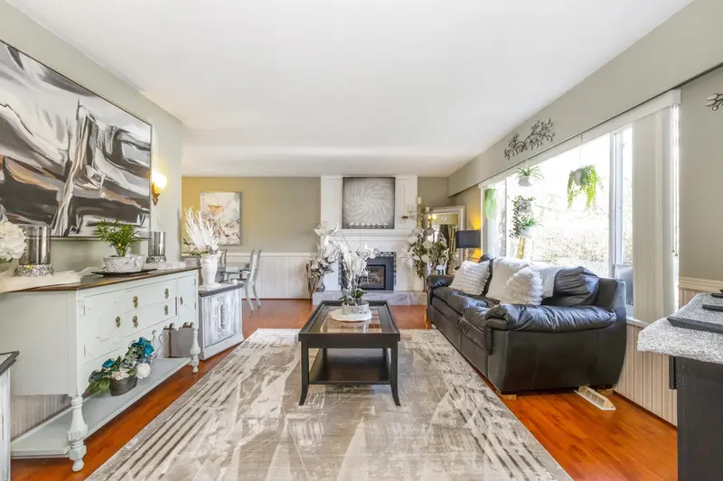 20838 STONEY AVENUE - photo 4 of 25