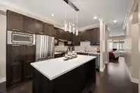 15 6378 142 STREET - thumbnail 11