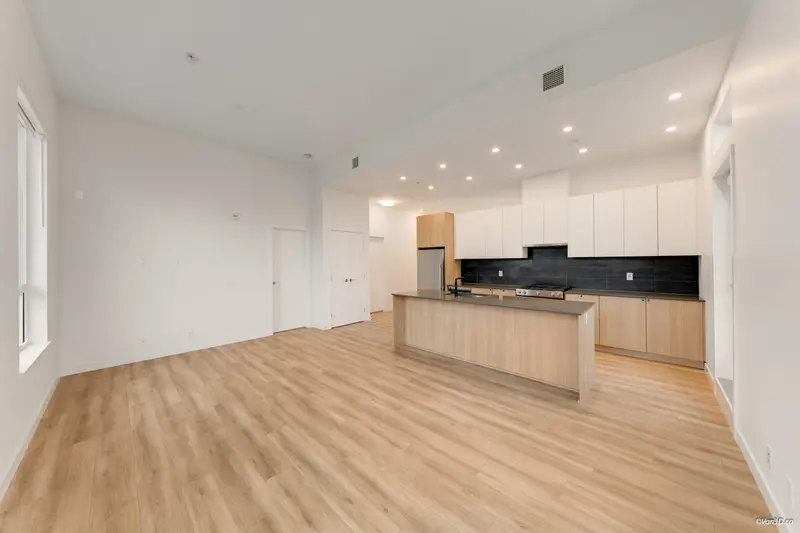 602 645 COMO LAKE AVENUE - photo 1 of 25