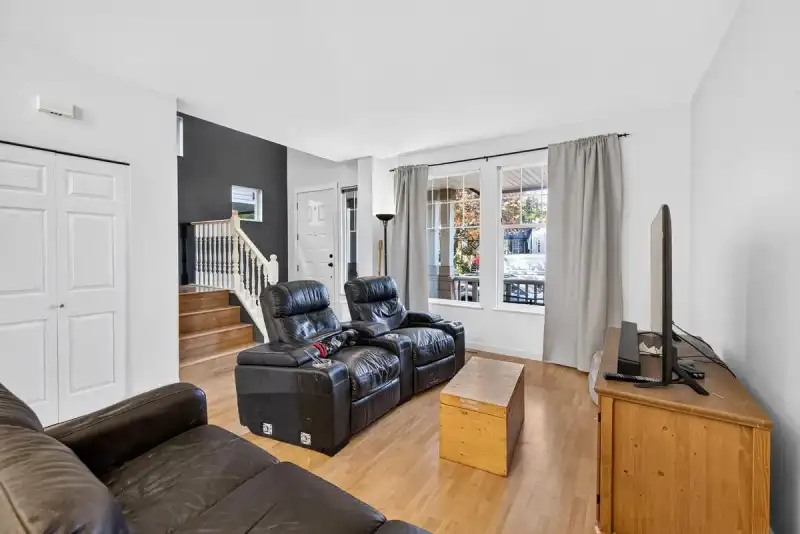 6718 185 STREET - photo 4 of 25