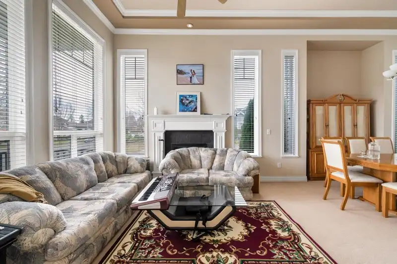 14496 74 AVENUE - photo 4 of 27