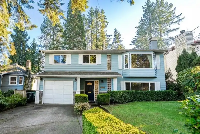 11426 144A STREET - photo 1 of 31