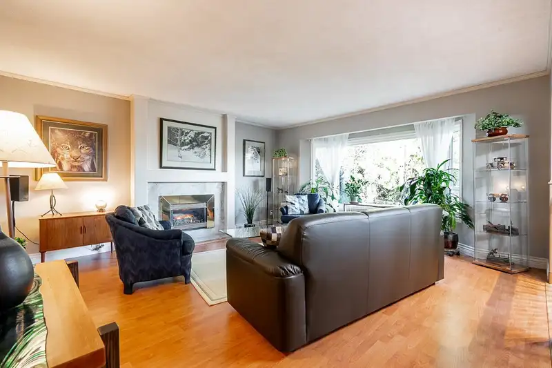 11426 144A STREET - photo 2 of 31