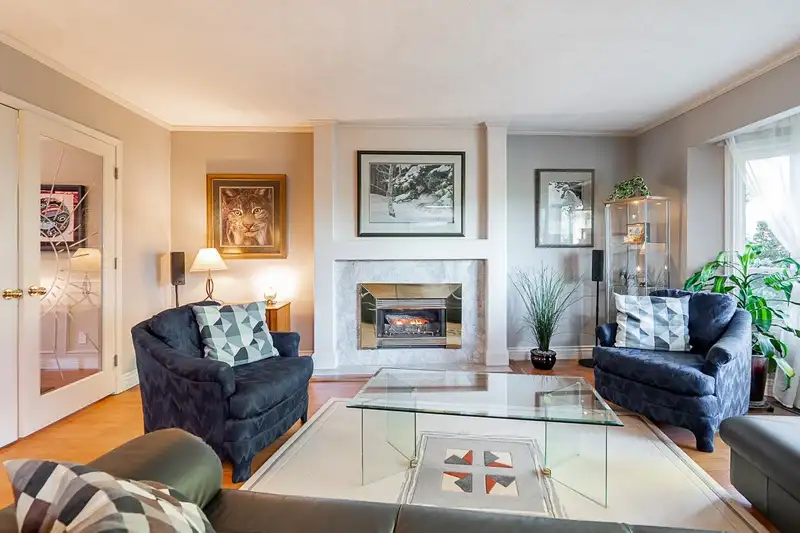 11426 144A STREET - photo 3 of 31
