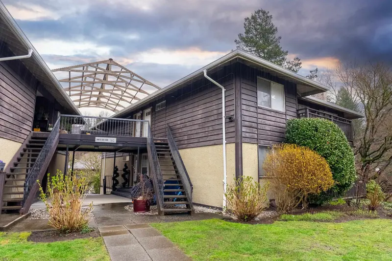 503 555 W 28TH STREET - photo 3 of 25