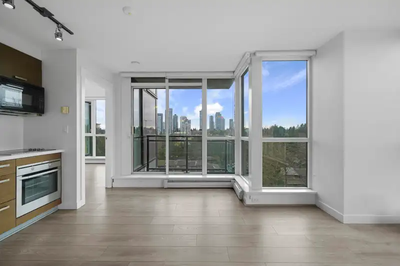 908 13380 108 AVENUE - photo 3 of 33