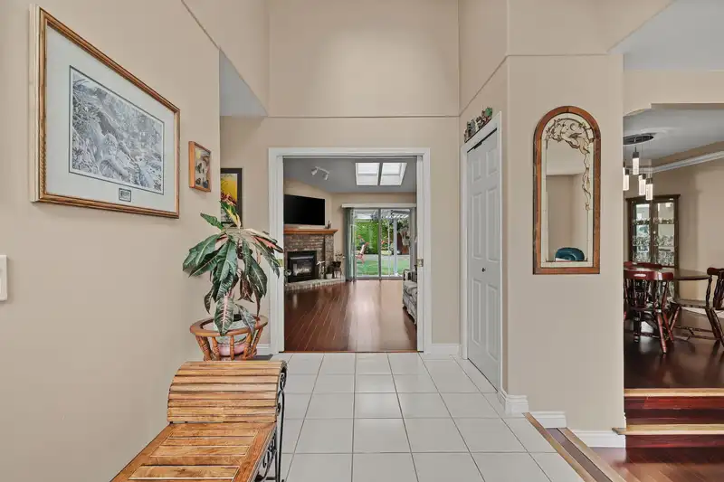 6041 186 STREET - photo 3 of 37